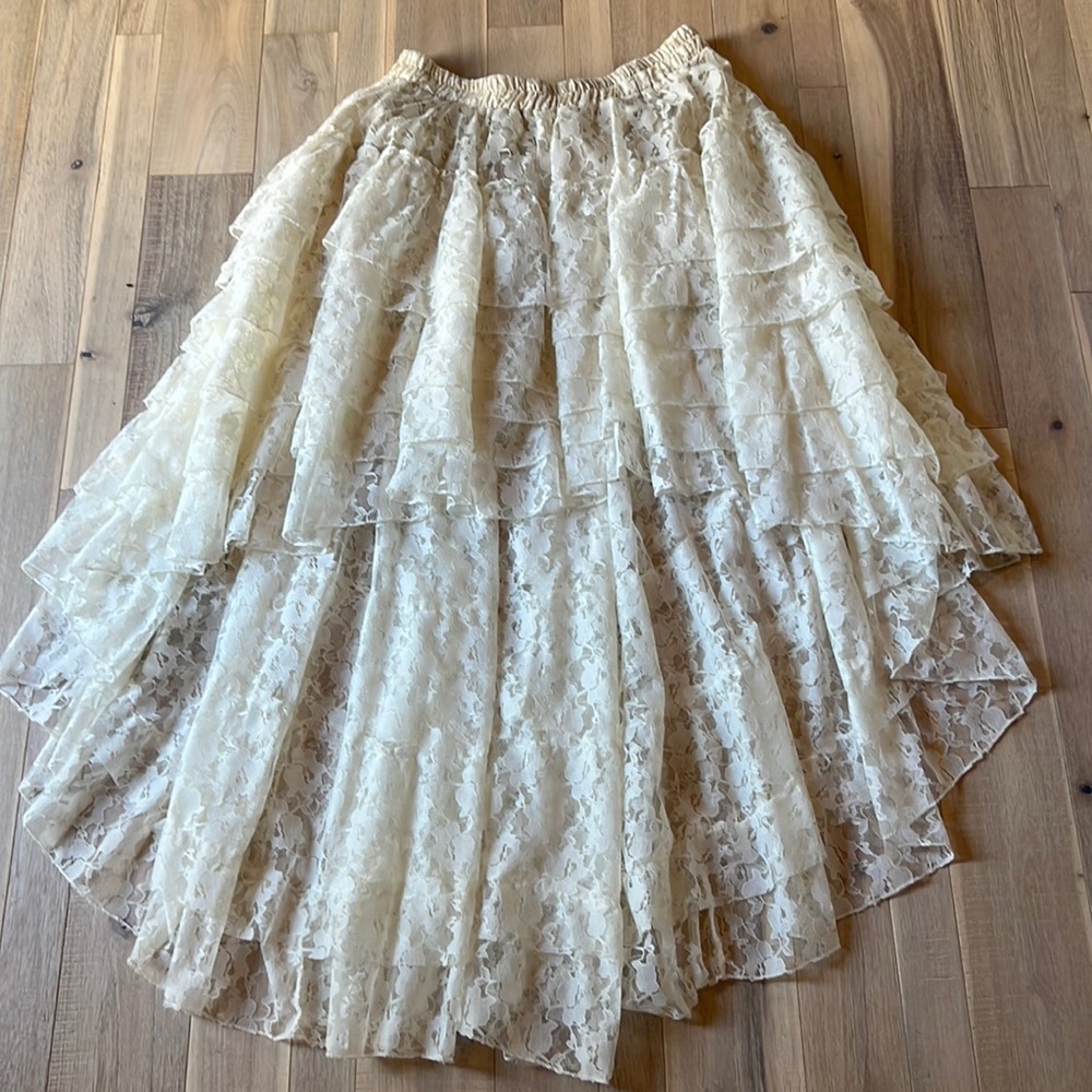 Ivory Lace Hi-Lo Skirt!